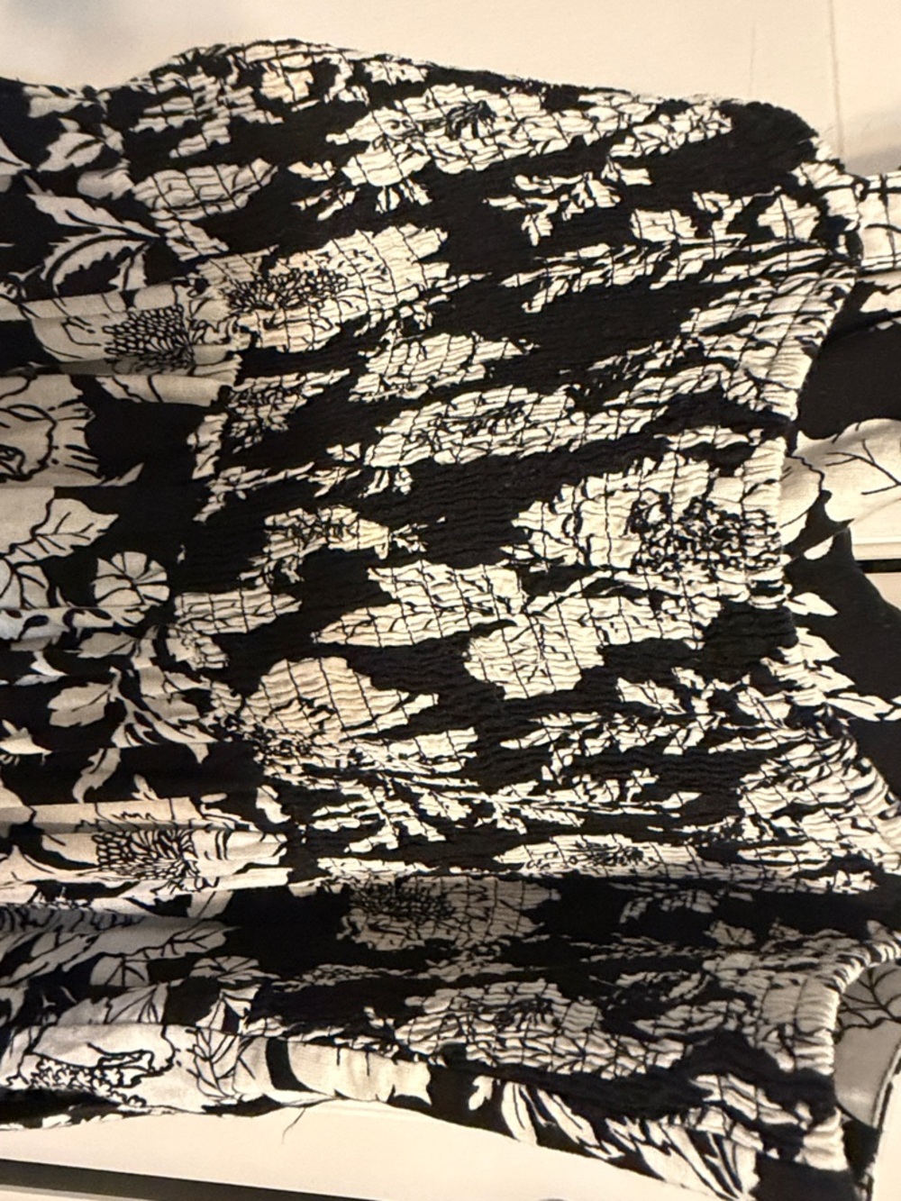 Black & White Floral Jumpsuit - Sleeveless Women’s Jumpsuit Old Navy Linen - Picture 5 of 6